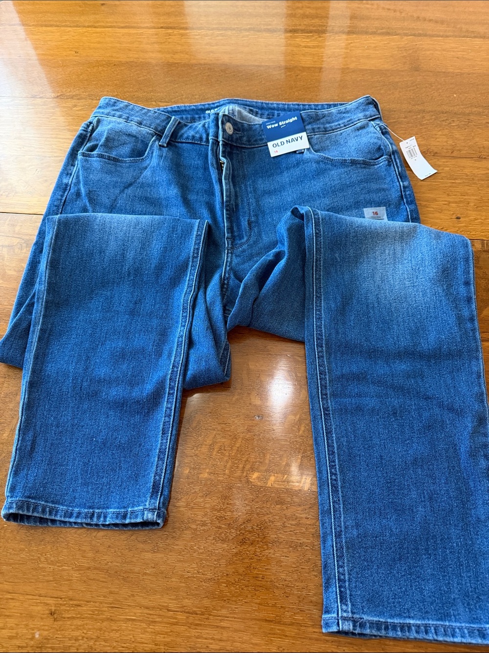 Old Navy Women's Straight Leg Jeans in Medium Blue 16
